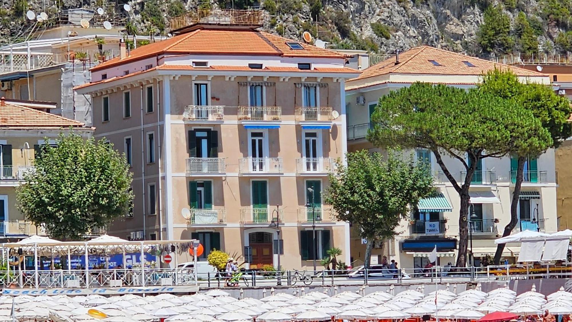 Galene - Beachfront In Costa D'Amalfi Майорі Екстер'єр фото